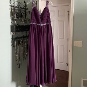 Beautiful JJs house purple gown size 12